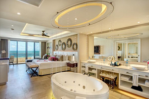 Diamond Club Honeymoon Suite  - Hideaway at Royalton Riviera Cancun - All Inclusive